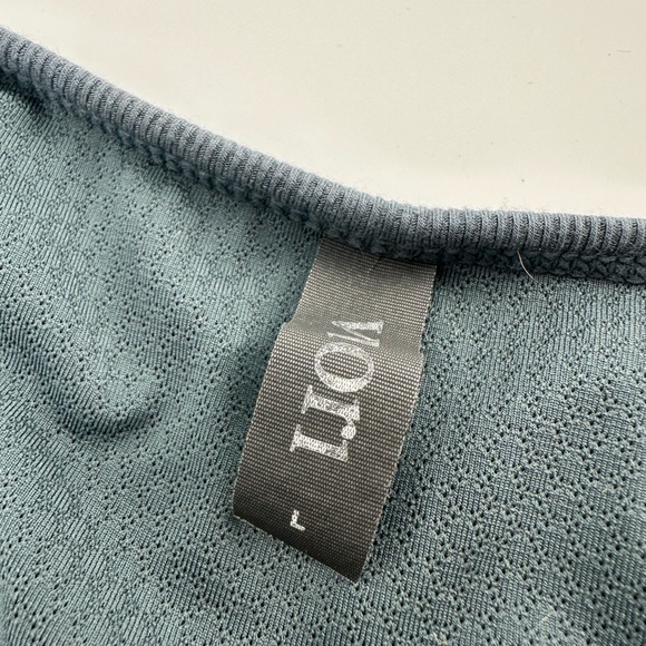 Vuori Plyo ribbed blue / green  tank in size large - Picture 8 of 8